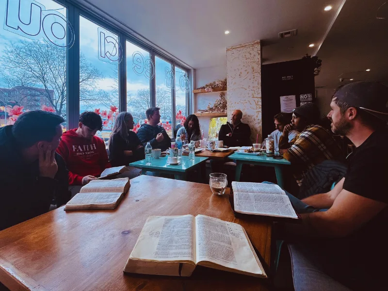 Immersion moment in a coffee shop setting